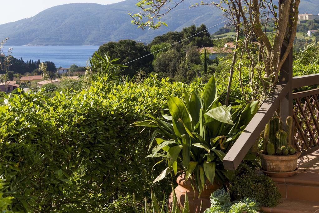Villa Monserrato Porto Azzurro Esterno foto