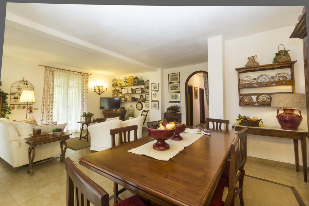 Villa Monserrato Porto Azzurro Camera foto
